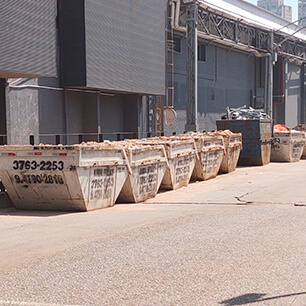 Caçambas para entulho no Brooklin